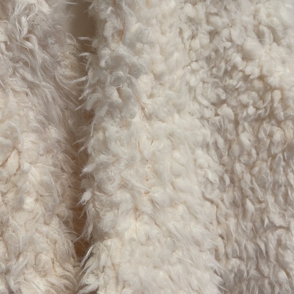 Fuzzy jacket - Picture 3 of 3